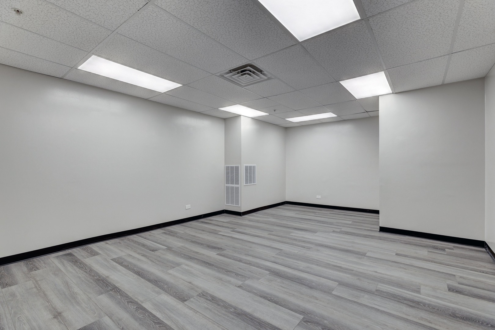 9625 W Roosevelt Road #101, Westchester, IL 60154