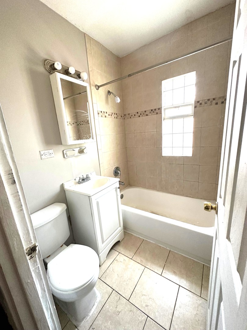 8418 S Sangamon Street, Chicago, IL 60620