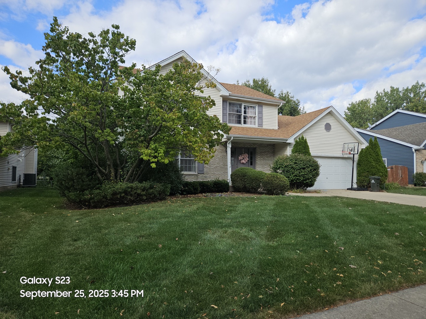 2011 MAPLEWOOD Circle, Naperville, IL 60540