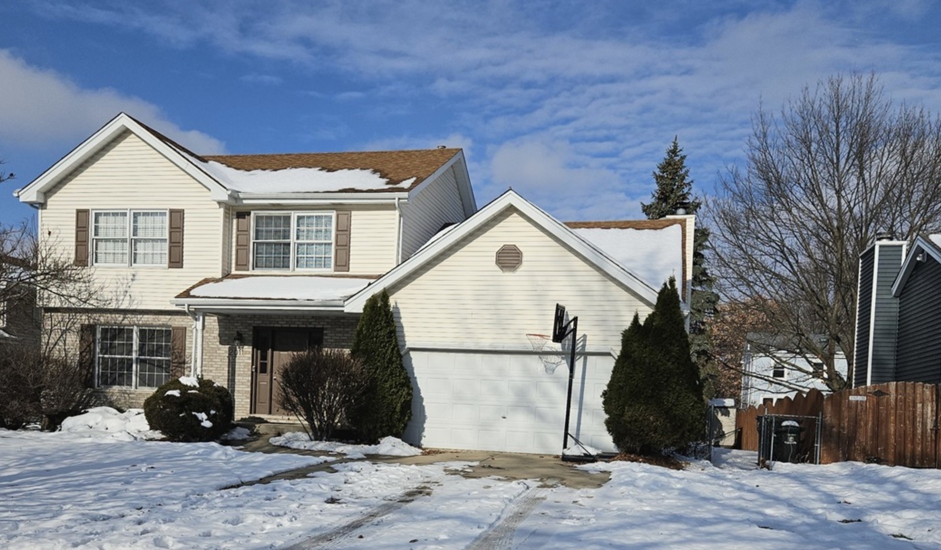 2011 MAPLEWOOD Circle, Naperville, IL 60540