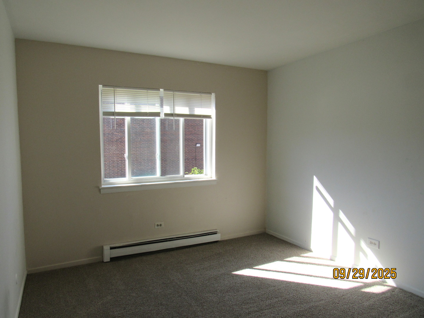 1156 Copperfield Lane #C, Schaumburg, IL 60193