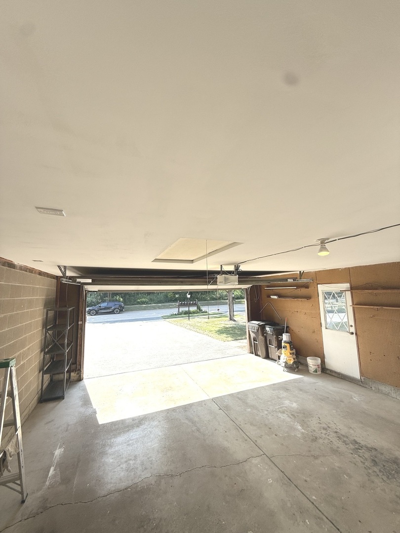 567 Cress Creek Lane, Crystal Lake, IL 60014