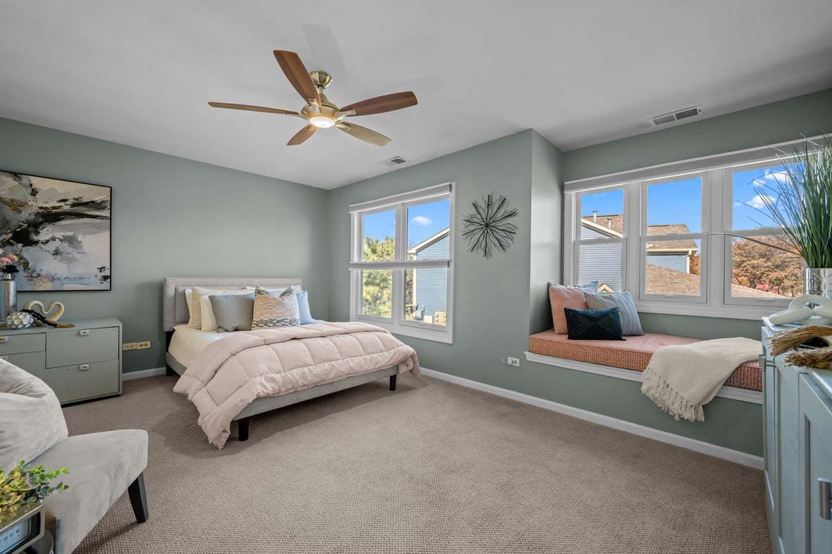 1259 Tennyson Lane, Naperville, IL 60540