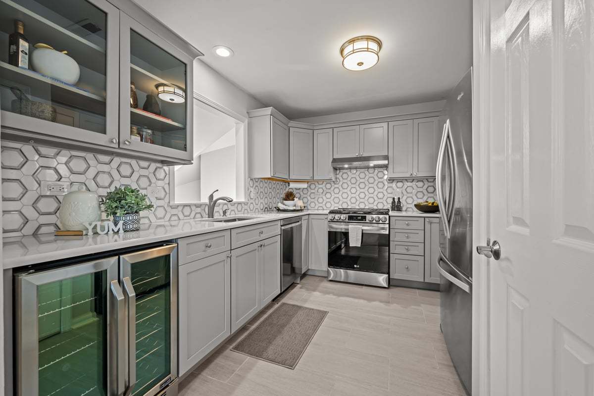 1259 Tennyson Lane, Naperville, IL 60540