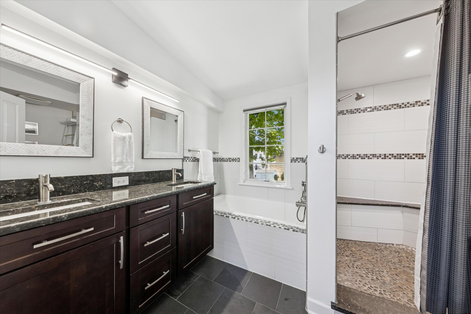 524 S Ashland Avenue, La Grange, IL 60525