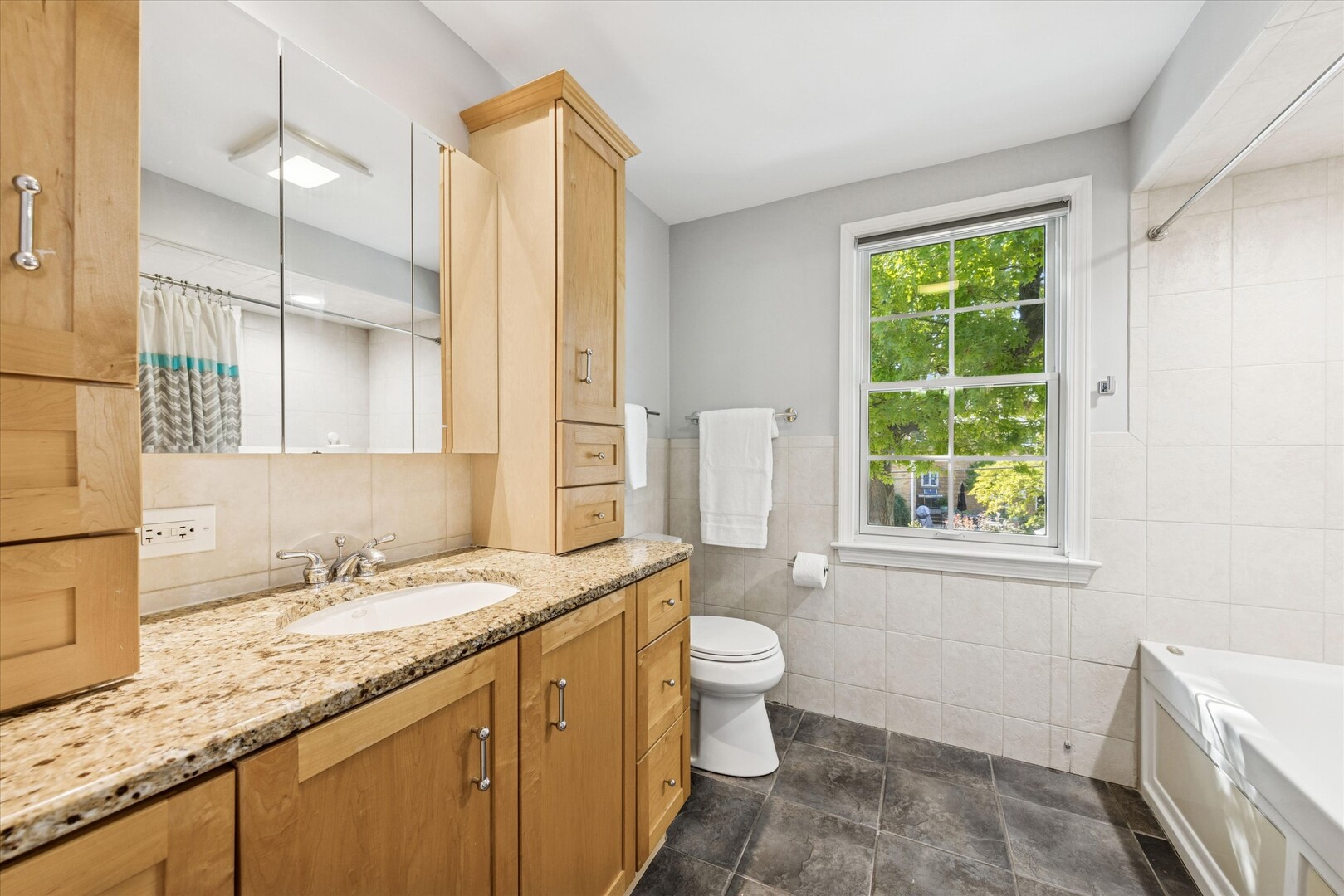 524 S Ashland Avenue, La Grange, IL 60525