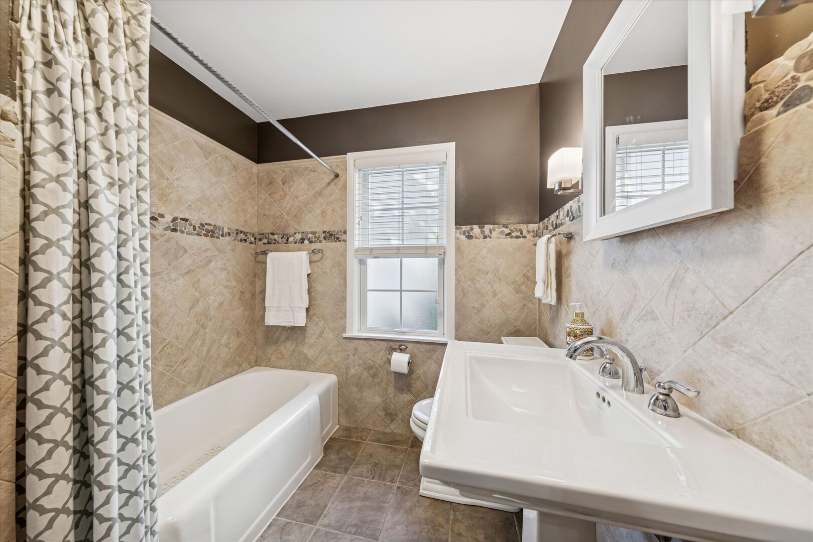 524 S Ashland Avenue, La Grange, IL 60525