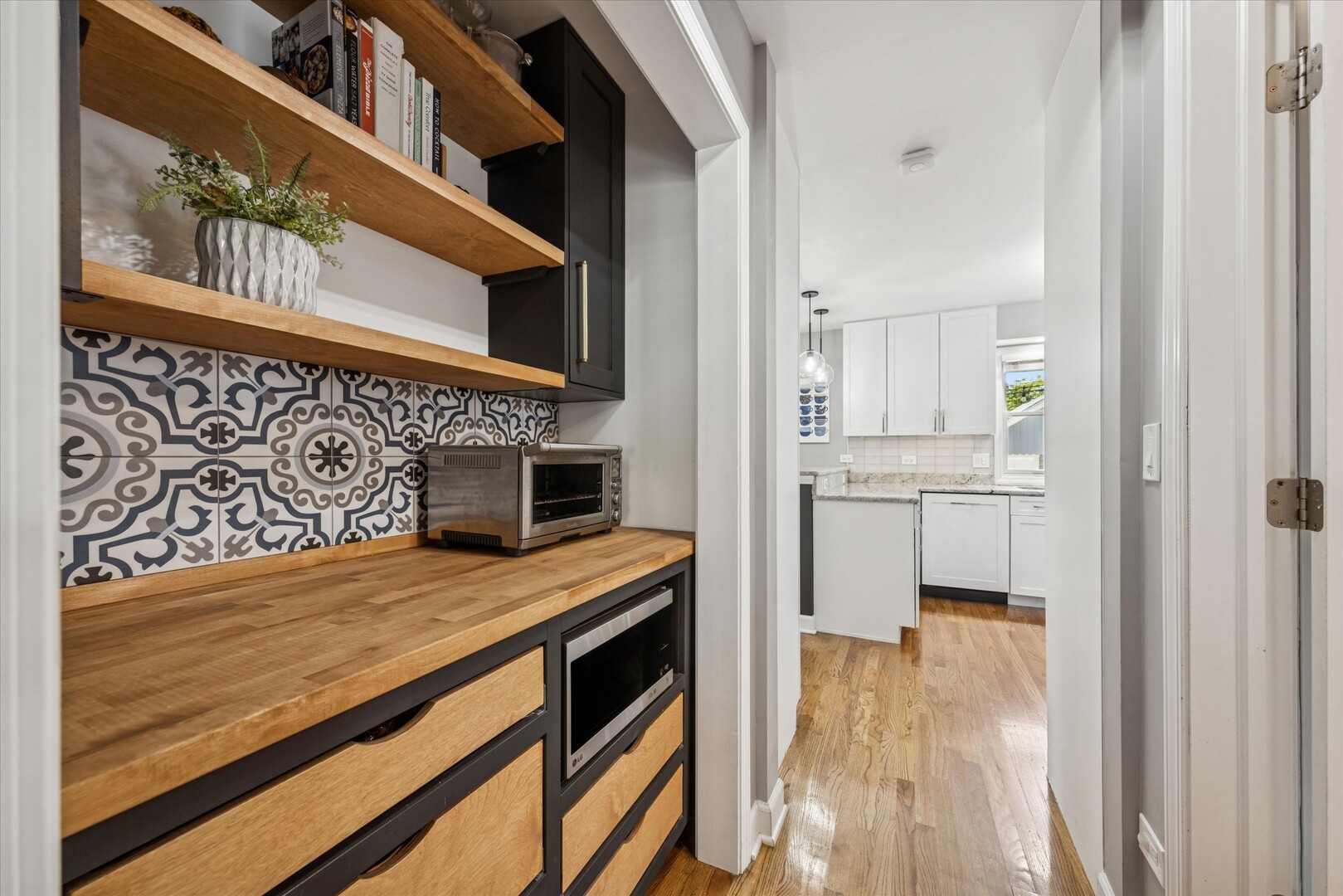 524 S Ashland Avenue, La Grange, IL 60525