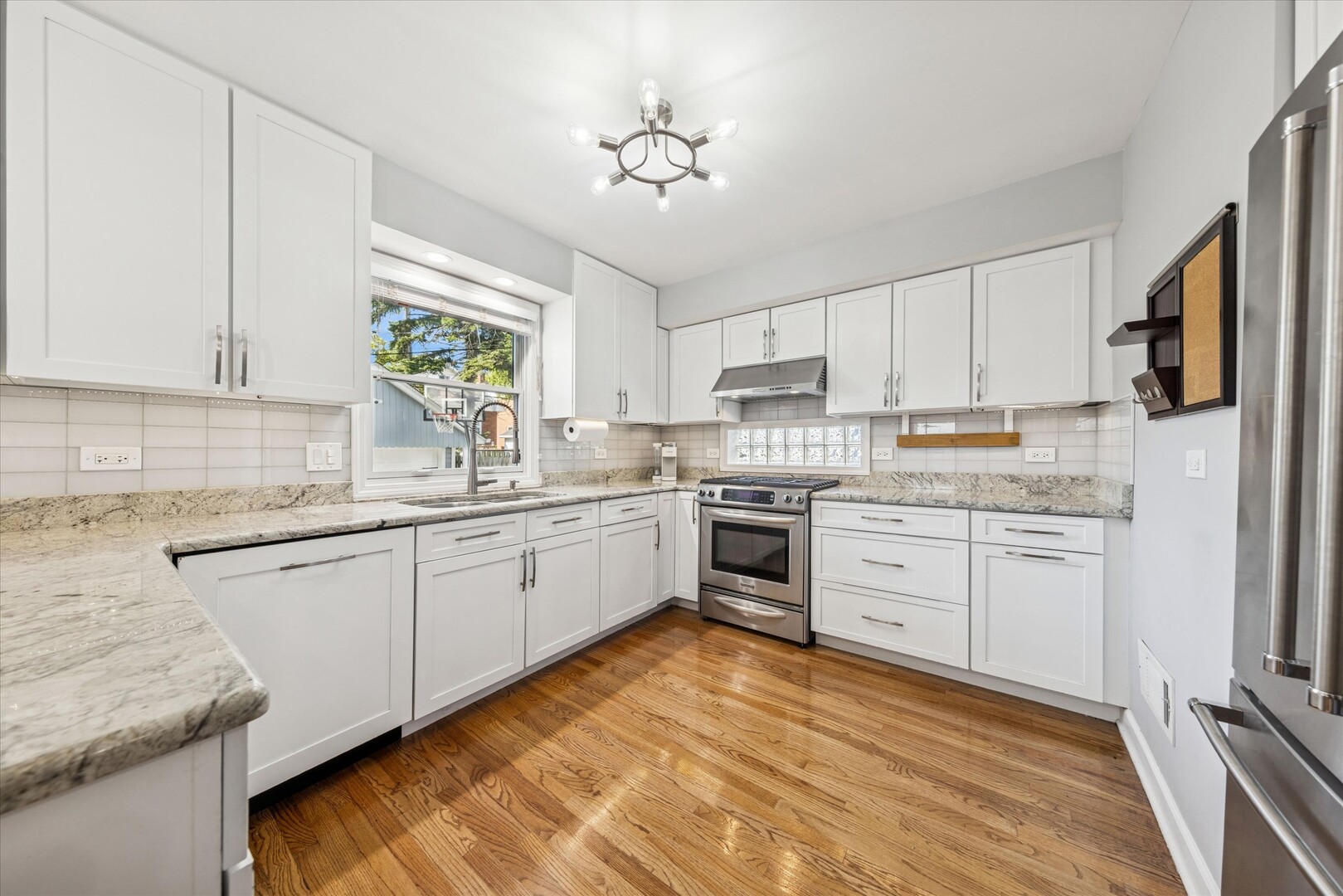 524 S Ashland Avenue, La Grange, IL 60525