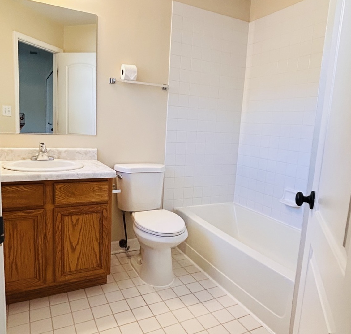 988 Sheridan Circle, Naperville, IL 60563