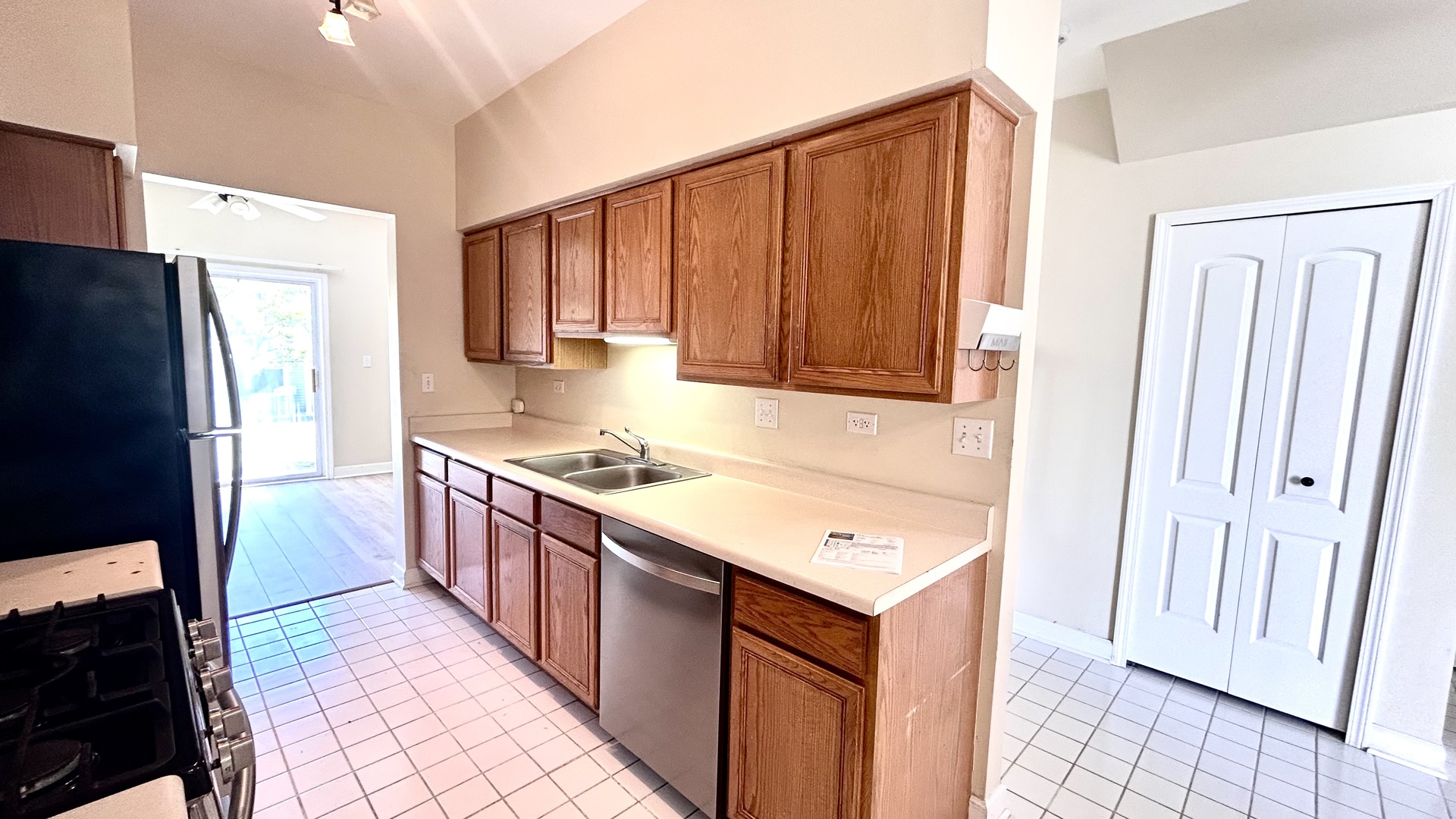 988 Sheridan Circle, Naperville, IL 60563