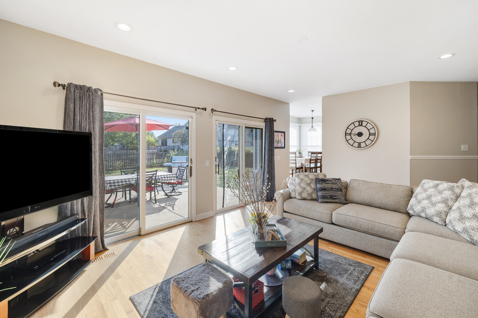 2317 Broadway Lane, Schaumburg, IL 60194