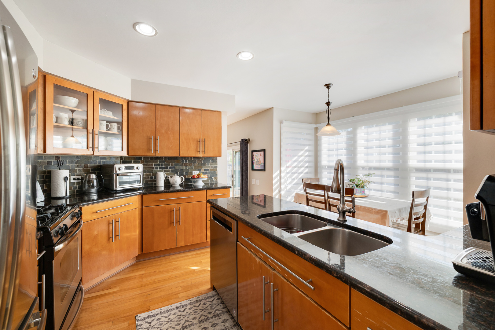 2317 Broadway Lane, Schaumburg, IL 60194