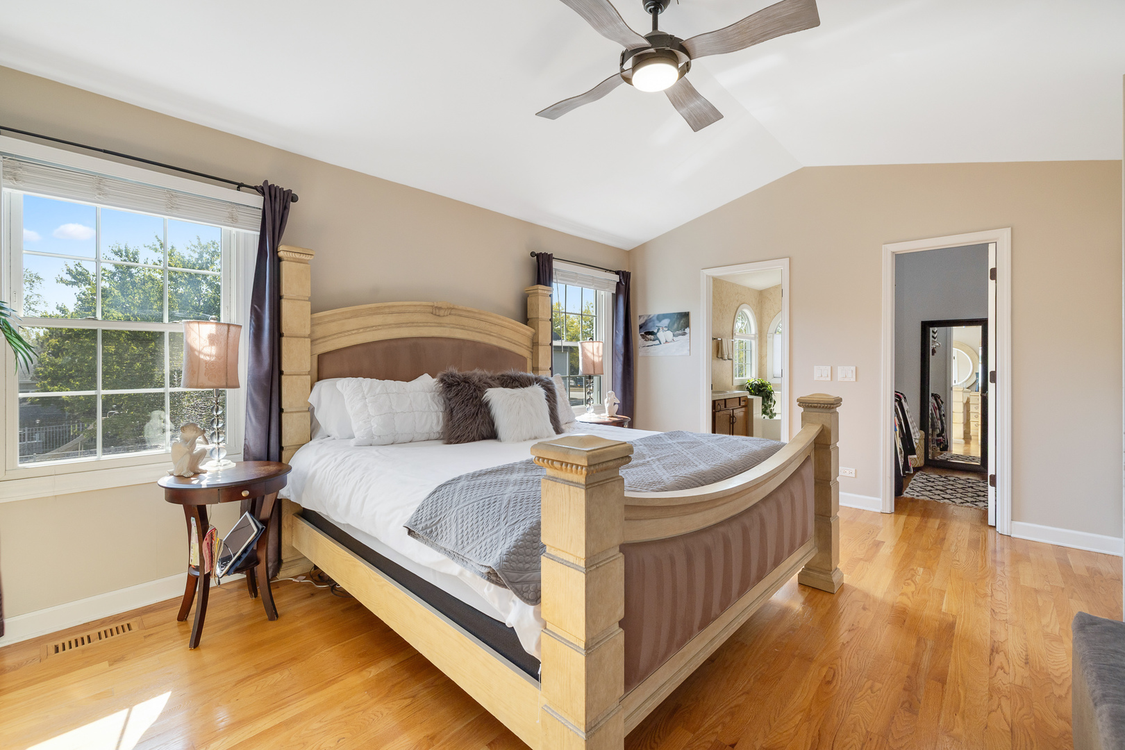 2317 Broadway Lane, Schaumburg, IL 60194