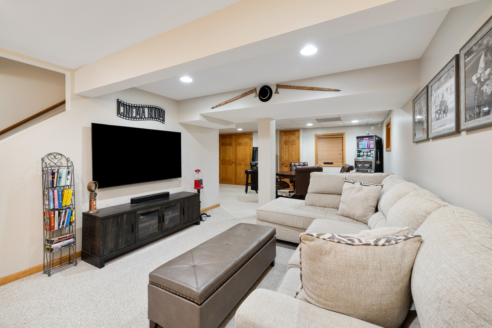 2317 Broadway Lane, Schaumburg, IL 60194