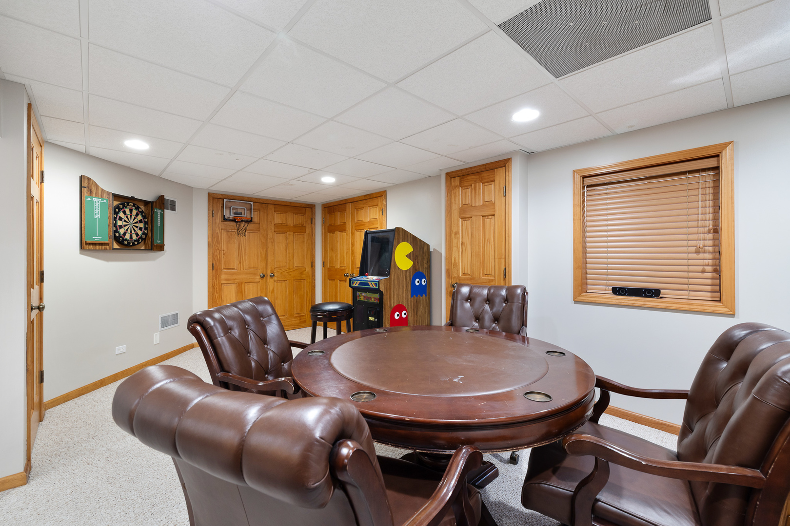 2317 Broadway Lane, Schaumburg, IL 60194