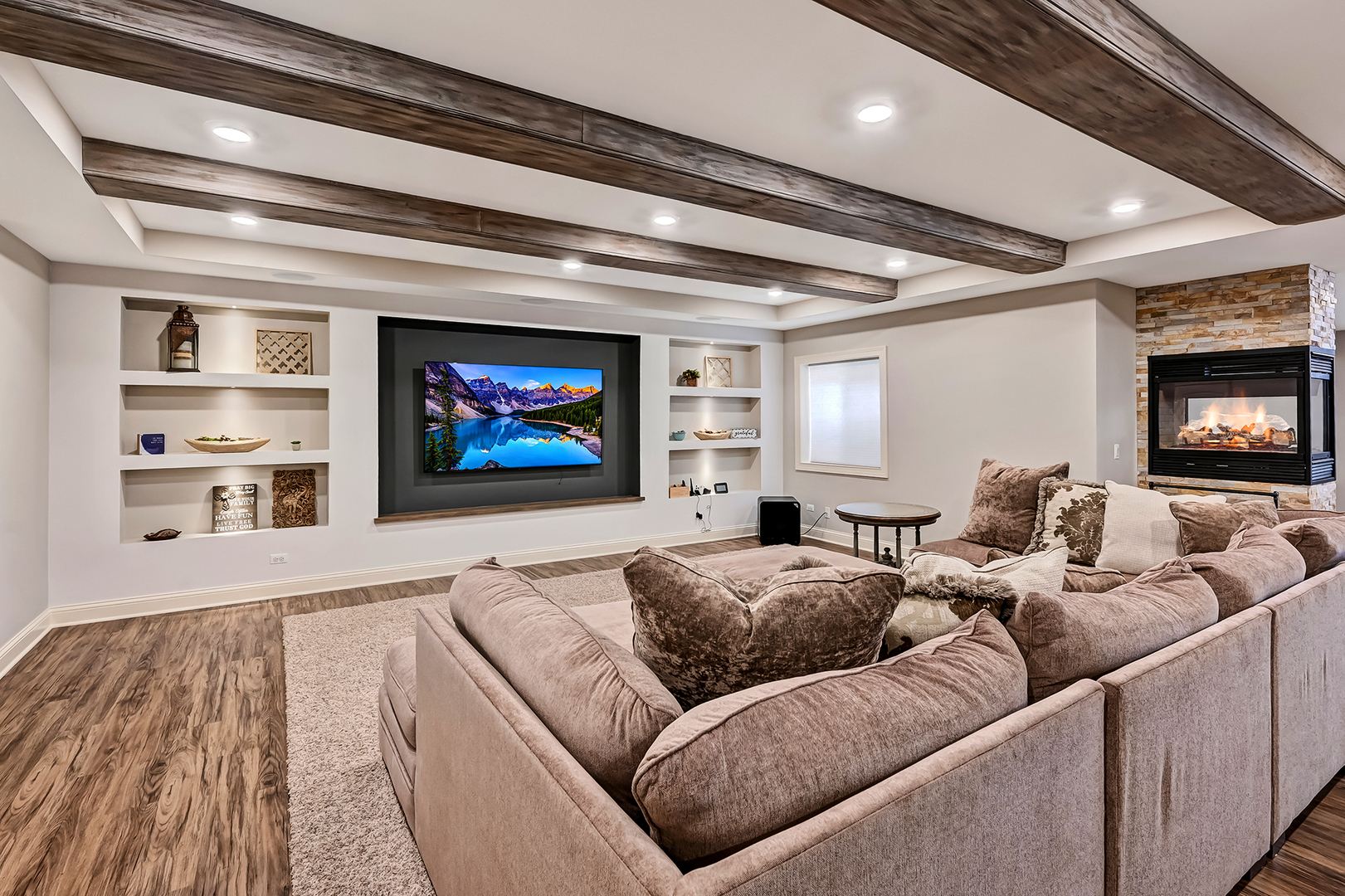 1137 N ITASCA Road, Addison, IL 60101