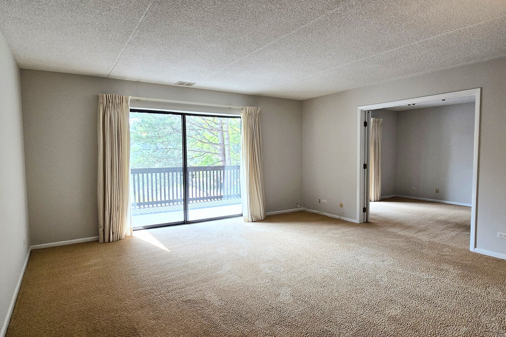 690 Chandler Road #207, Gurnee, IL 60031
