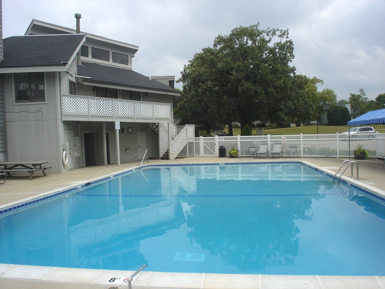 690 Chandler Road #207, Gurnee, IL 60031