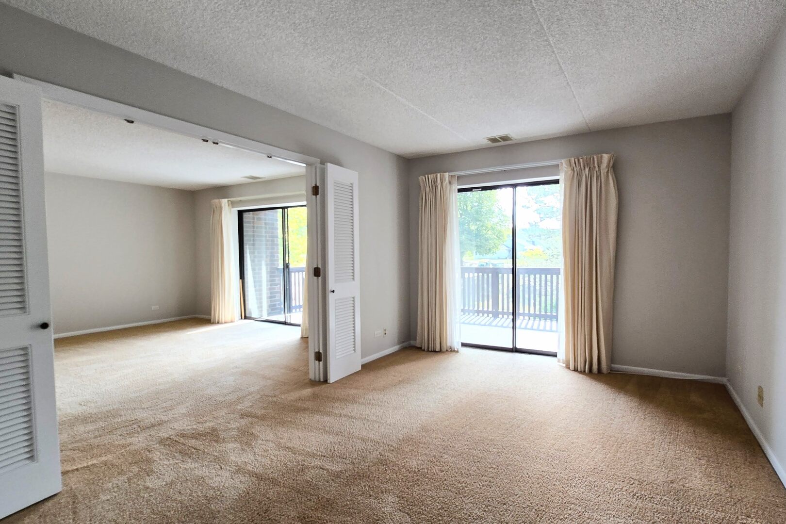 690 Chandler Road #207, Gurnee, IL 60031