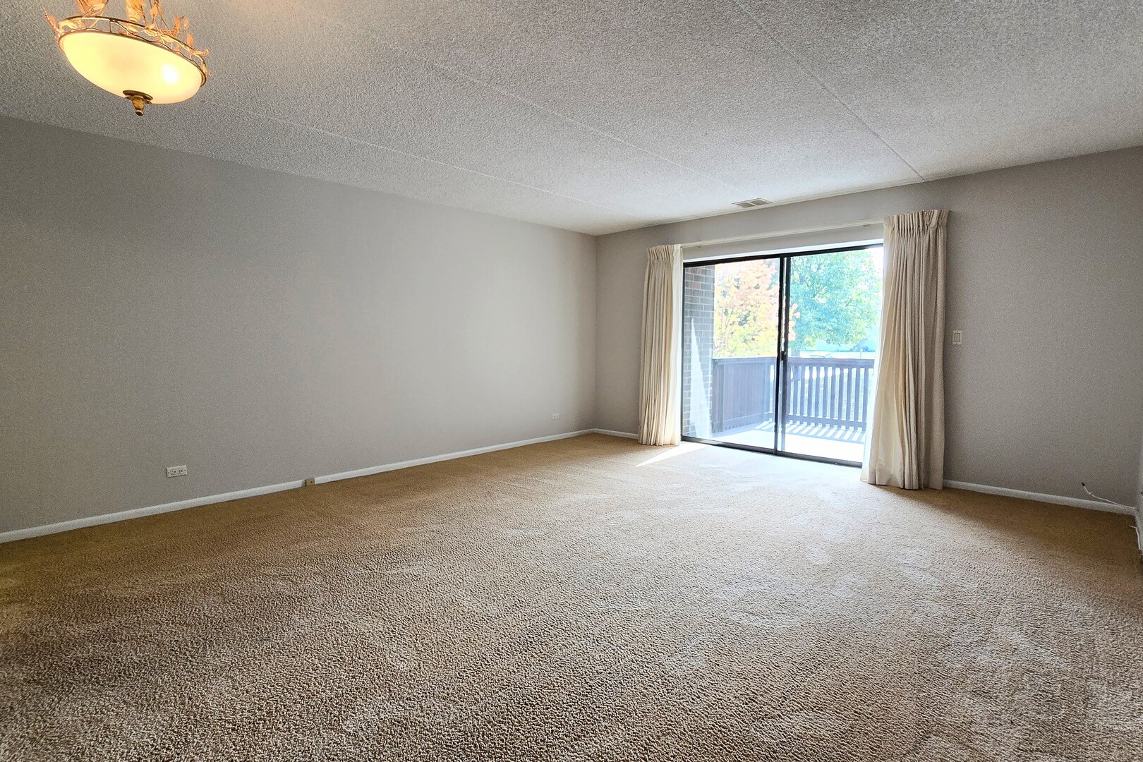 690 Chandler Road #207, Gurnee, IL 60031