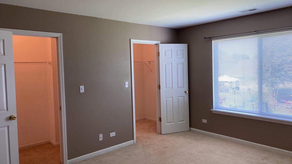 86 W Amberley Drive, Round Lake, IL 60073