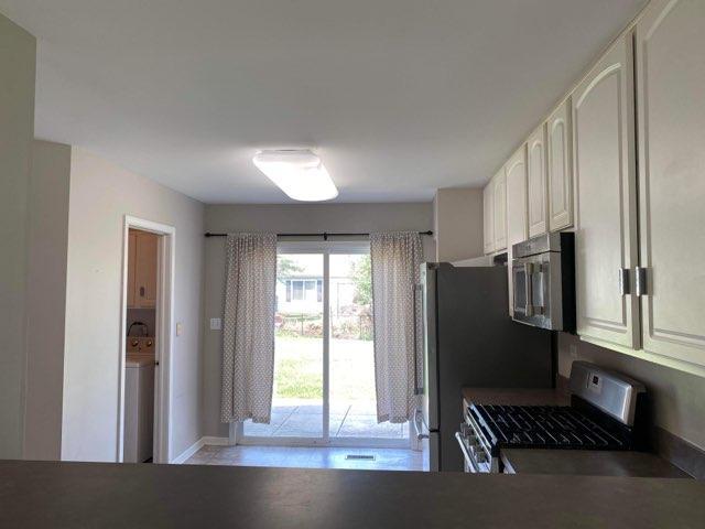 86 W Amberley Drive, Round Lake, IL 60073