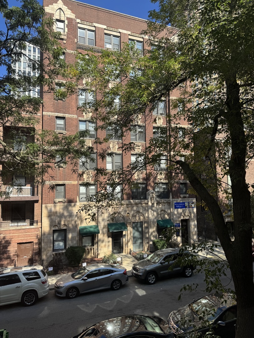 611 W Patterson Avenue #317, Chicago, IL 60613