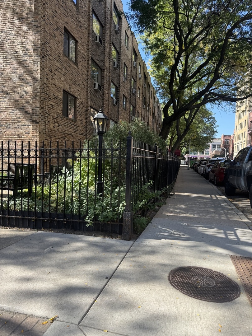 611 W Patterson Avenue #317, Chicago, IL 60613