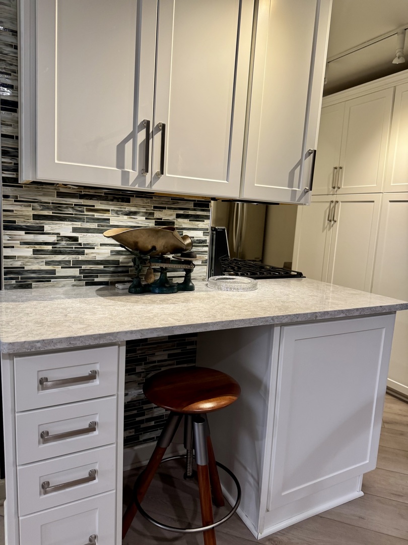 611 W Patterson Avenue #317, Chicago, IL 60613