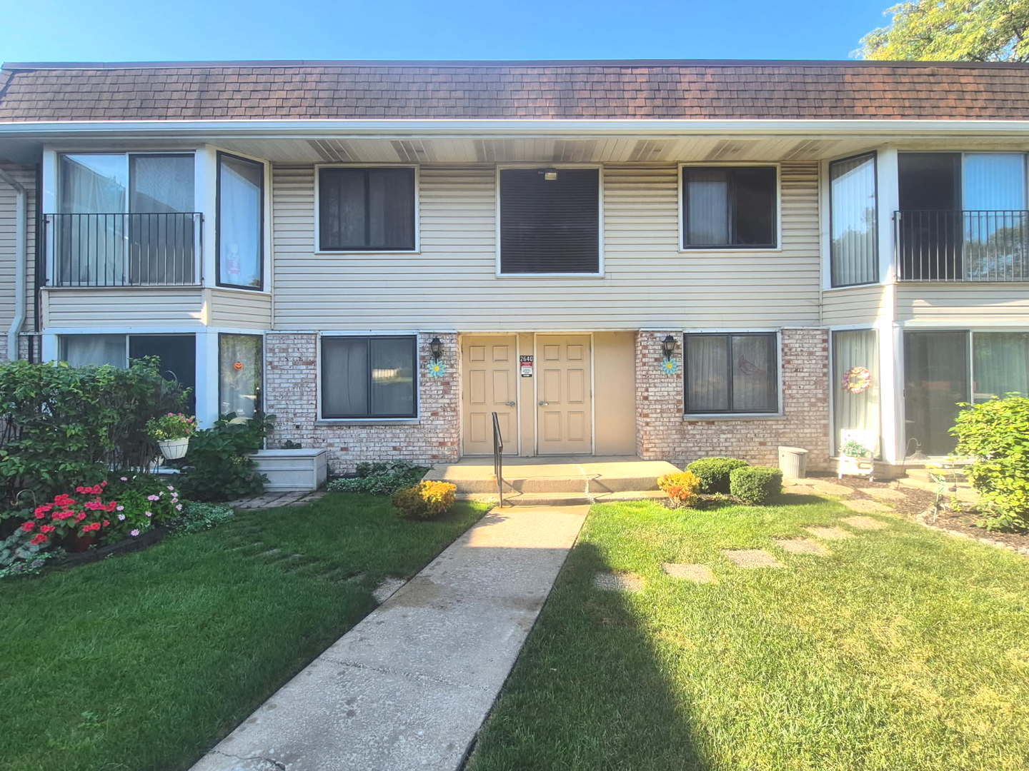 2640 MITCHELL Drive #5, Woodridge, IL 60517