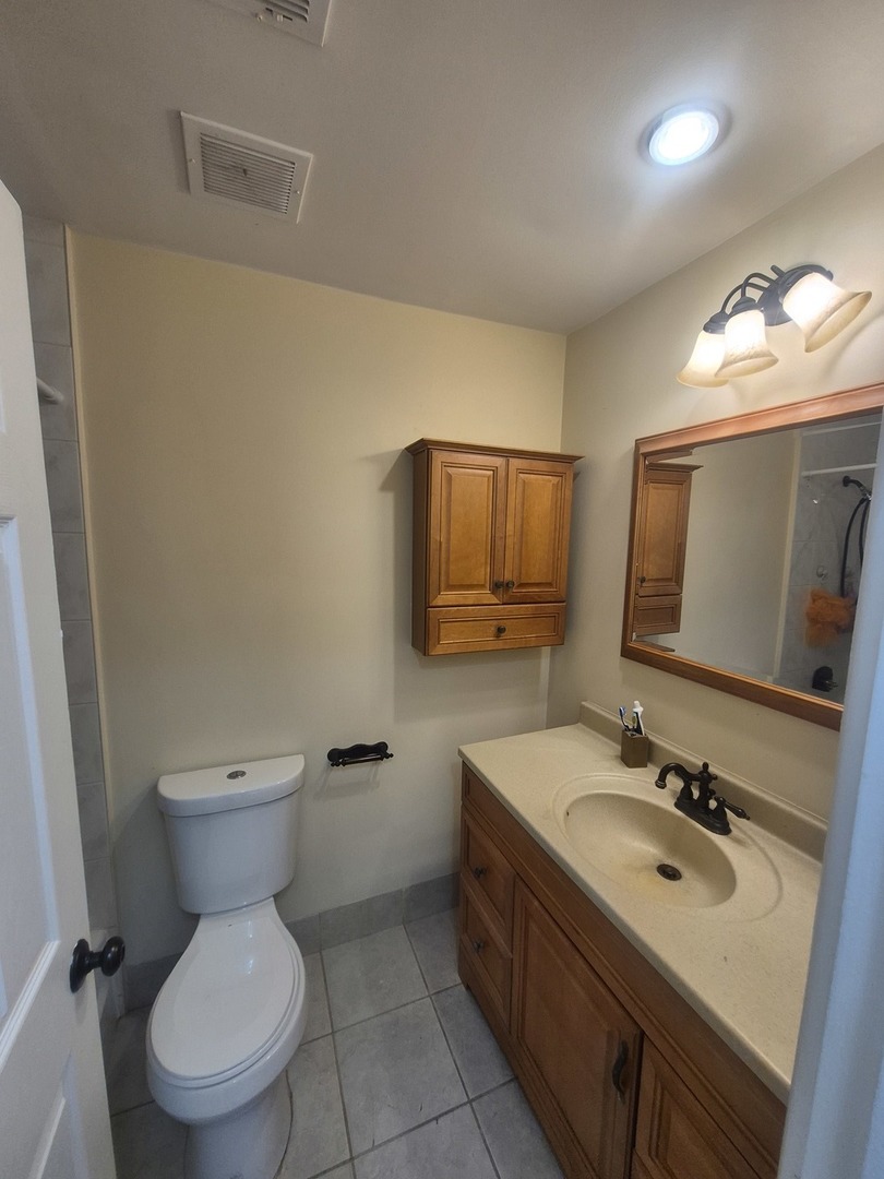 2640 MITCHELL Drive #5, Woodridge, IL 60517