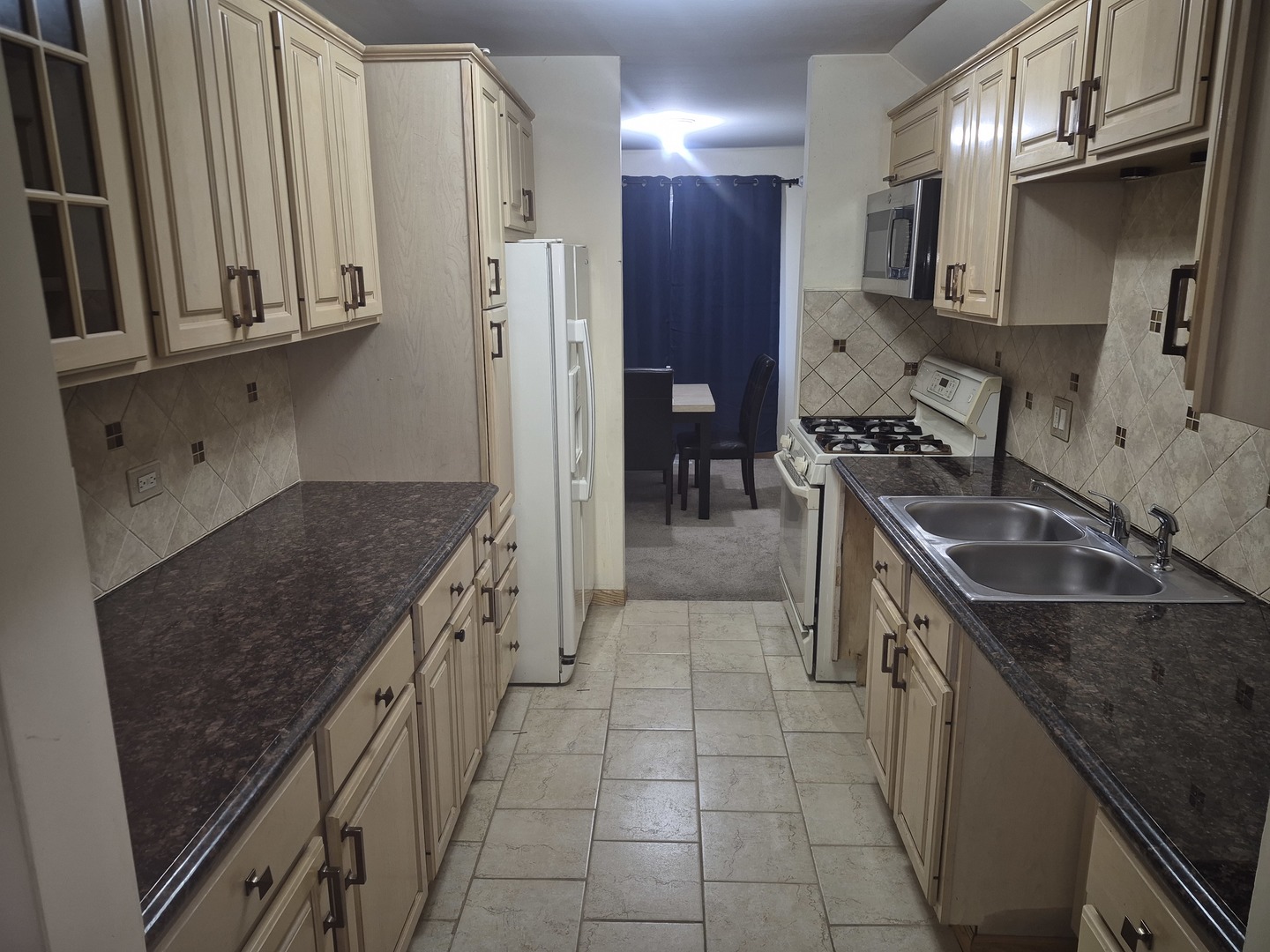 2640 MITCHELL Drive #5, Woodridge, IL 60517