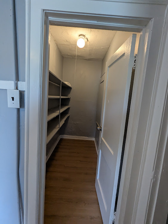 8601 S Kingston Avenue, Chicago, IL 60617