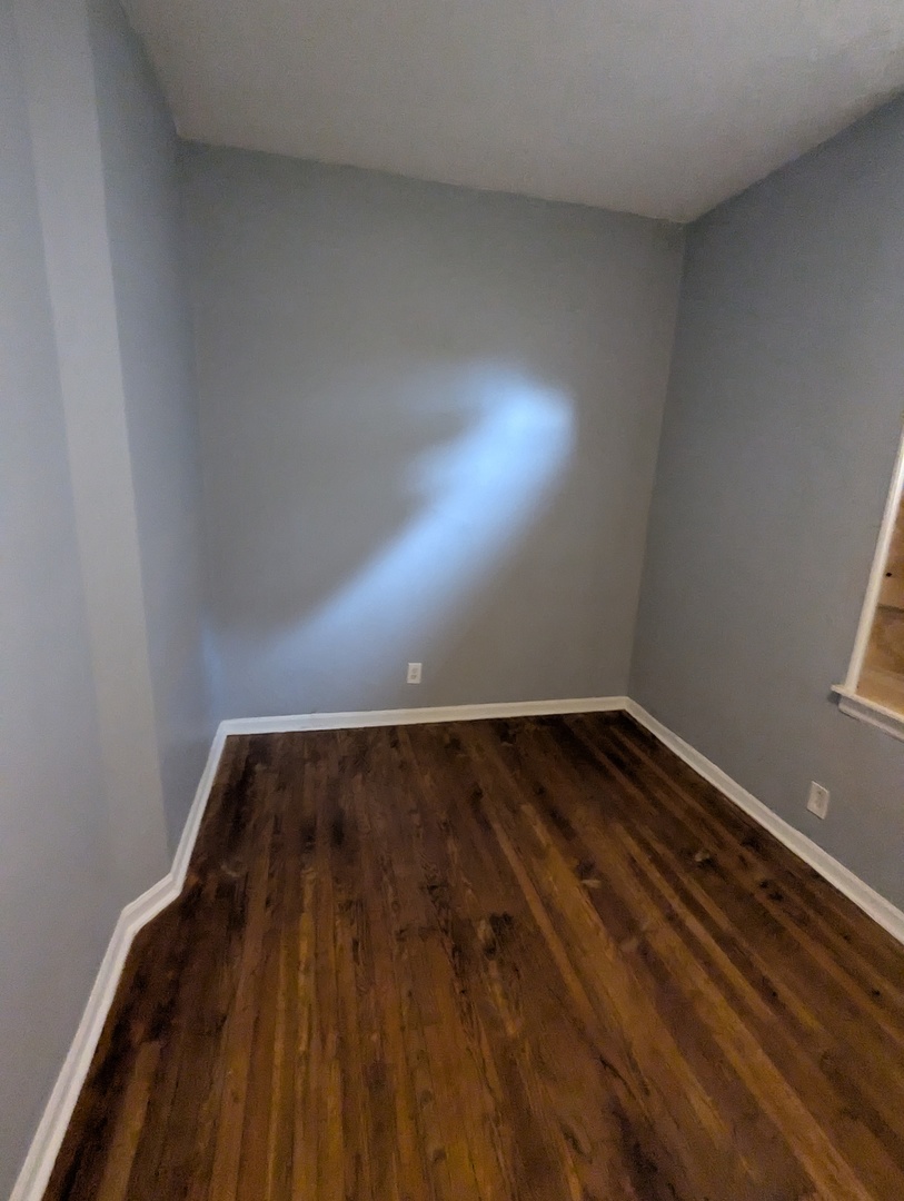 8601 S Kingston Avenue, Chicago, IL 60617