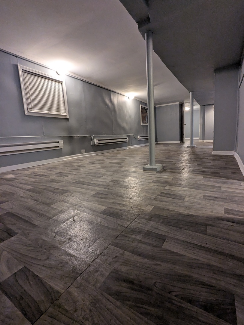 8601 S Kingston Avenue, Chicago, IL 60617