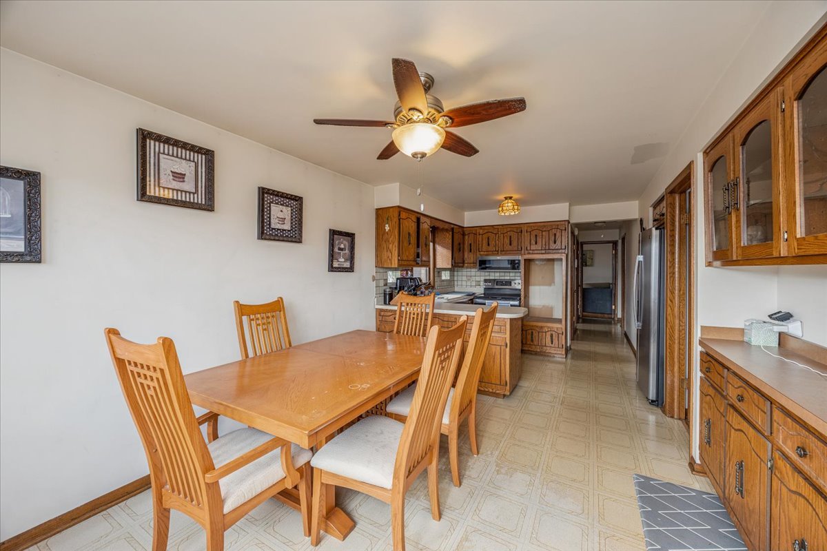 5621 S MOODY Avenue, Chicago, IL 60638