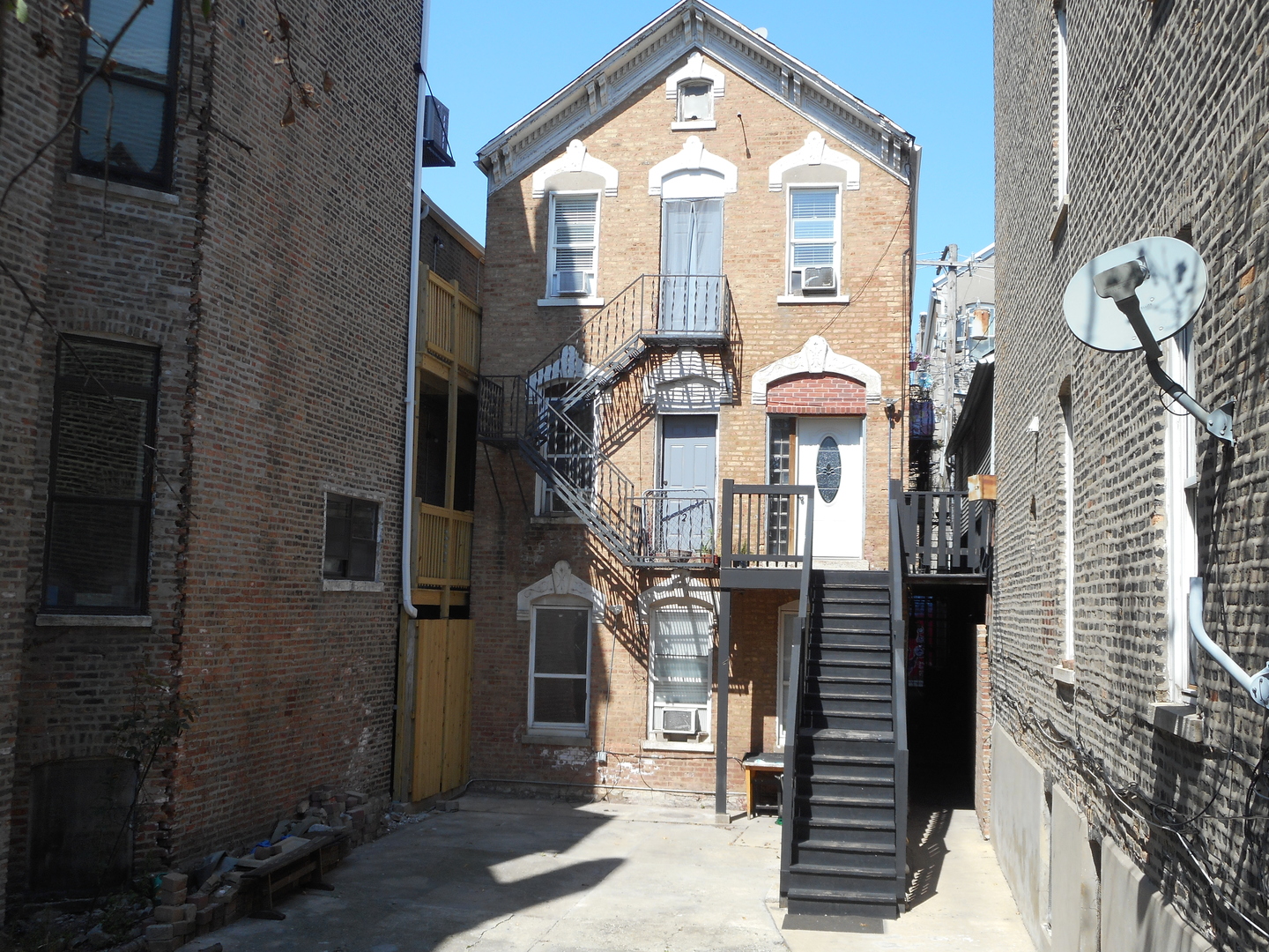 1326 W 18th Place, Chicago, IL 60608