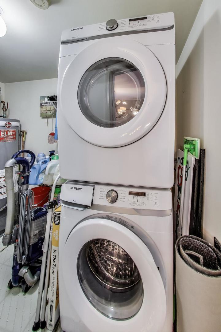 1057 Talbots Lane #A, Elk Grove Village, IL 60007