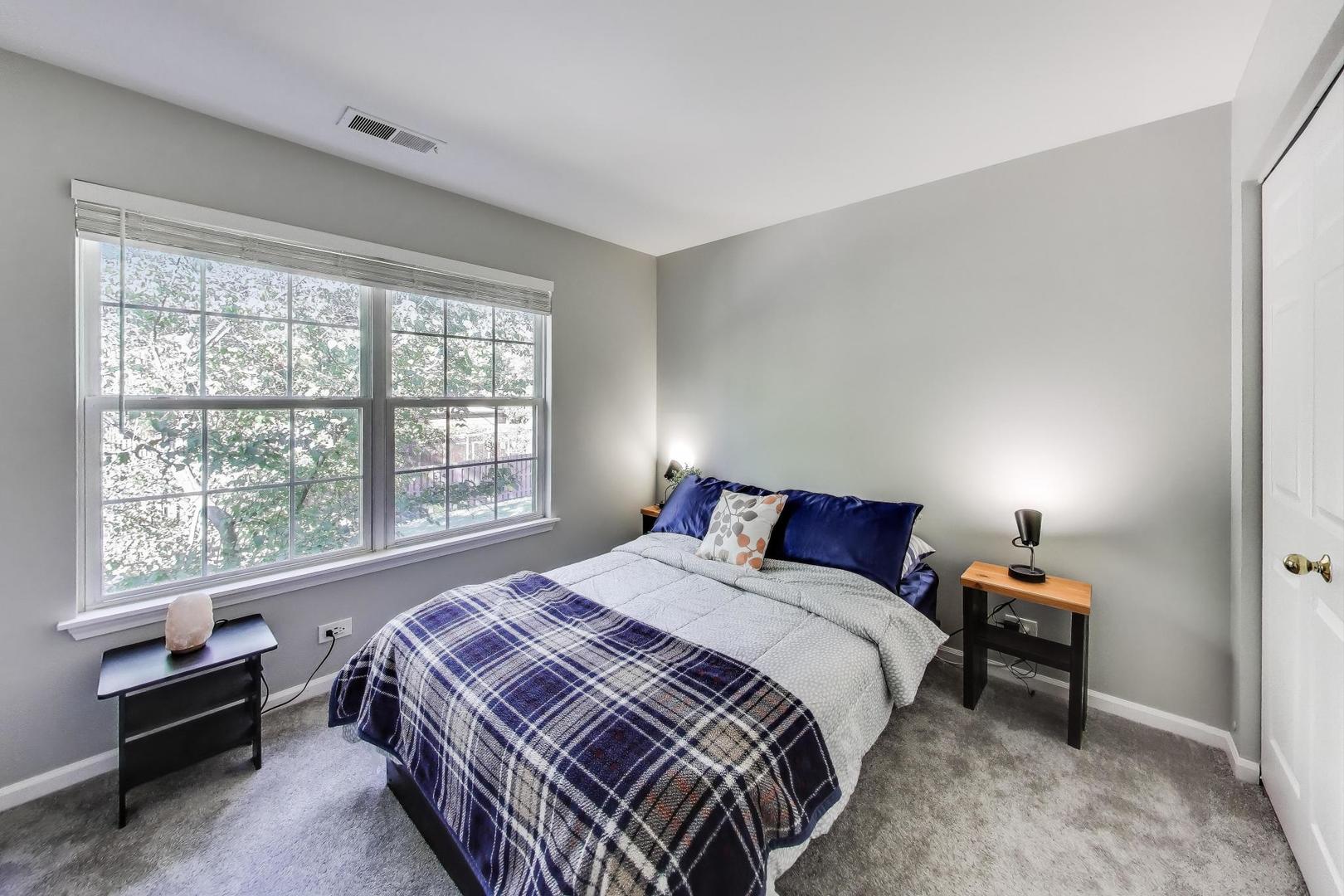 1057 Talbots Lane #A, Elk Grove Village, IL 60007