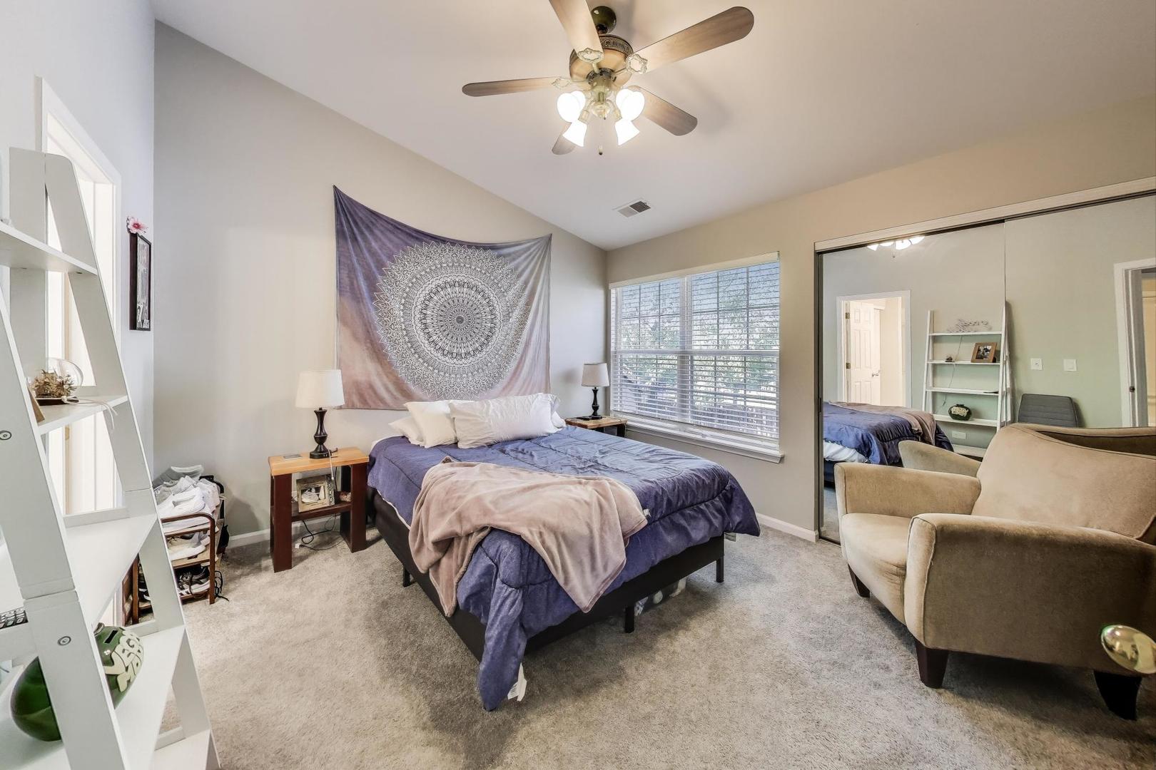 1057 Talbots Lane #A, Elk Grove Village, IL 60007