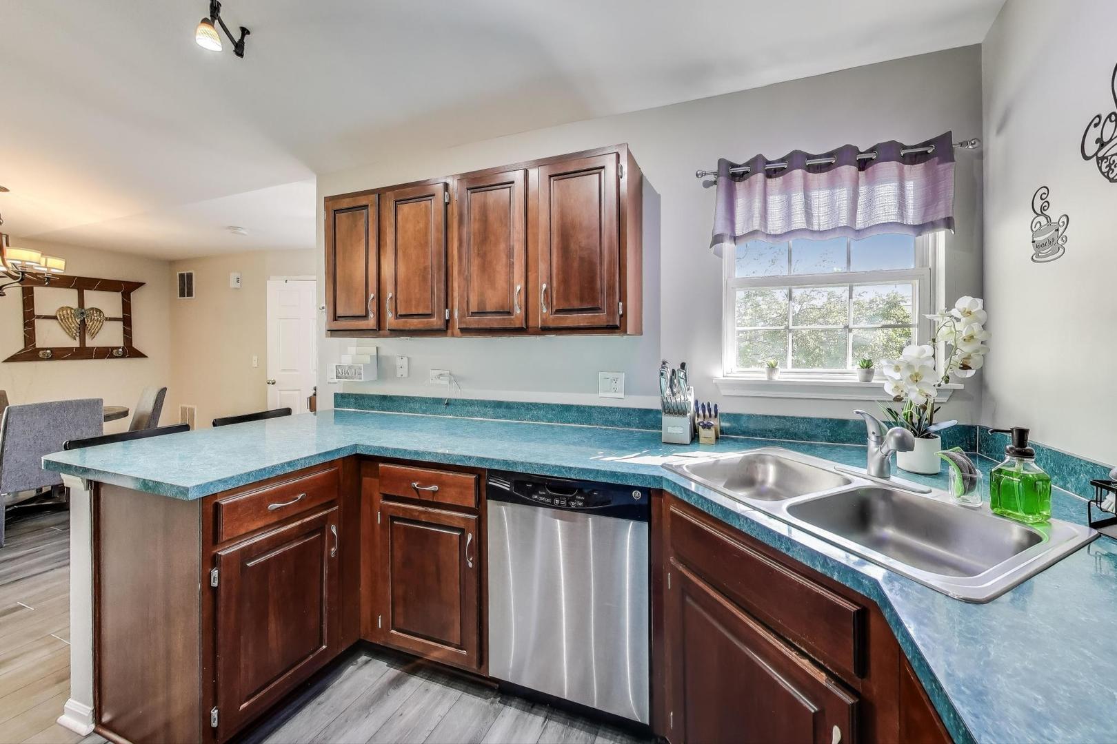 1057 Talbots Lane #A, Elk Grove Village, IL 60007