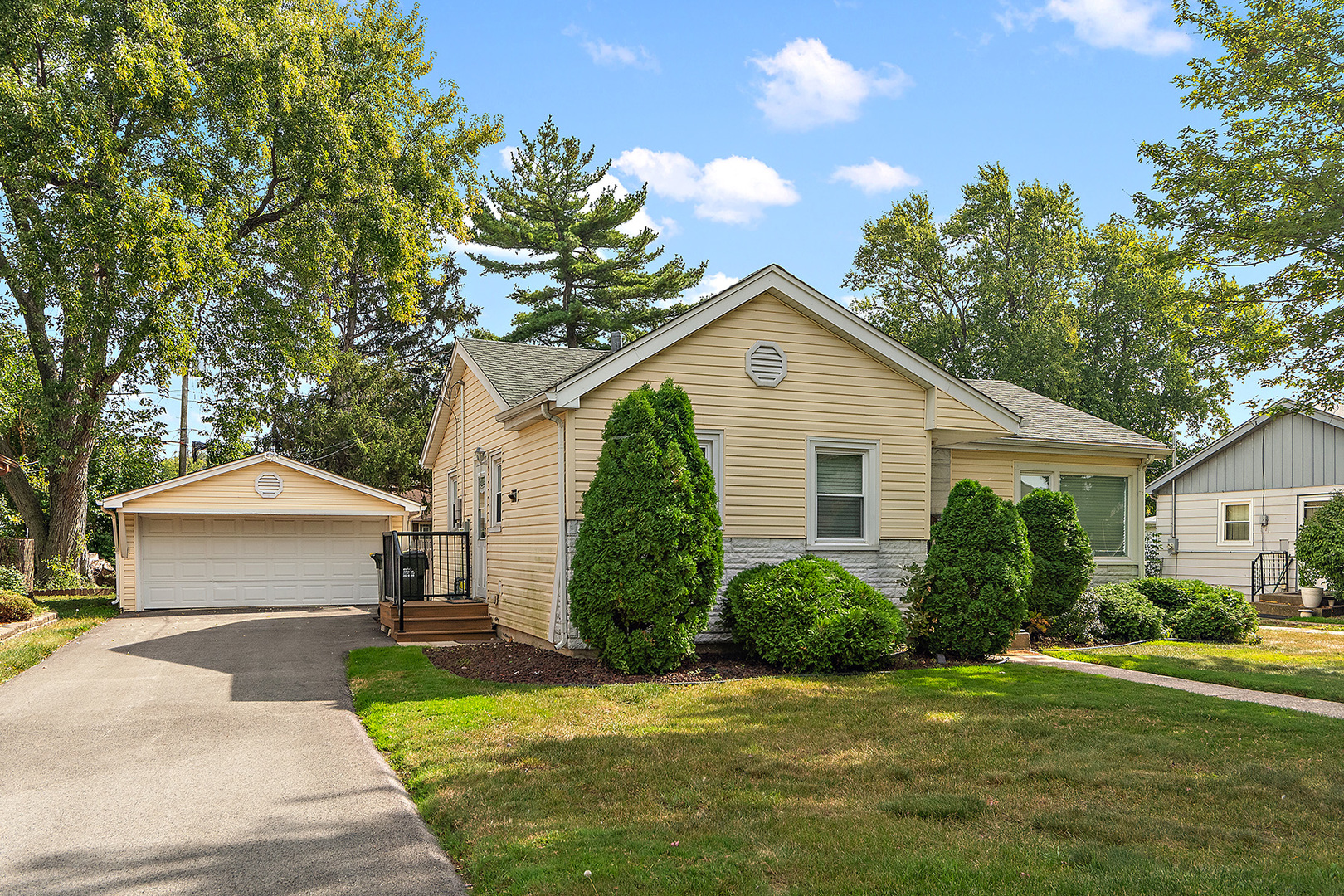 10825 Oxford Avenue, Chicago Ridge, IL 60415