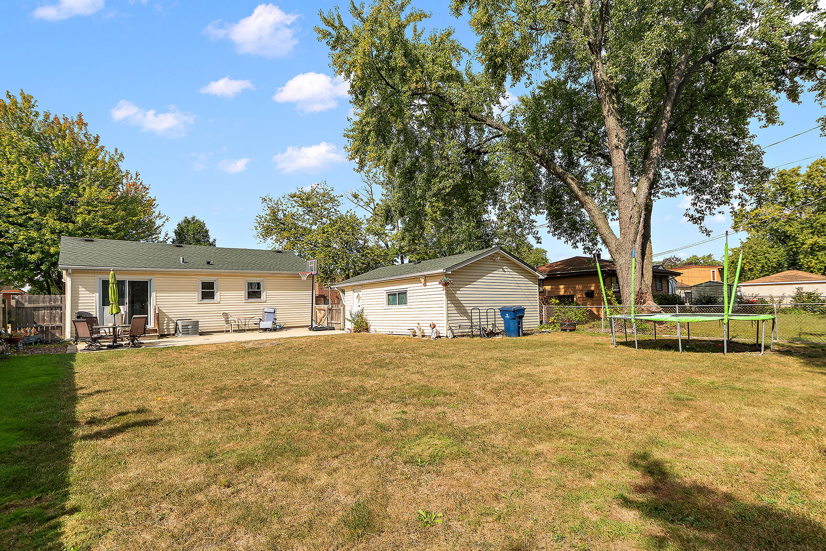 10825 Oxford Avenue, Chicago Ridge, IL 60415