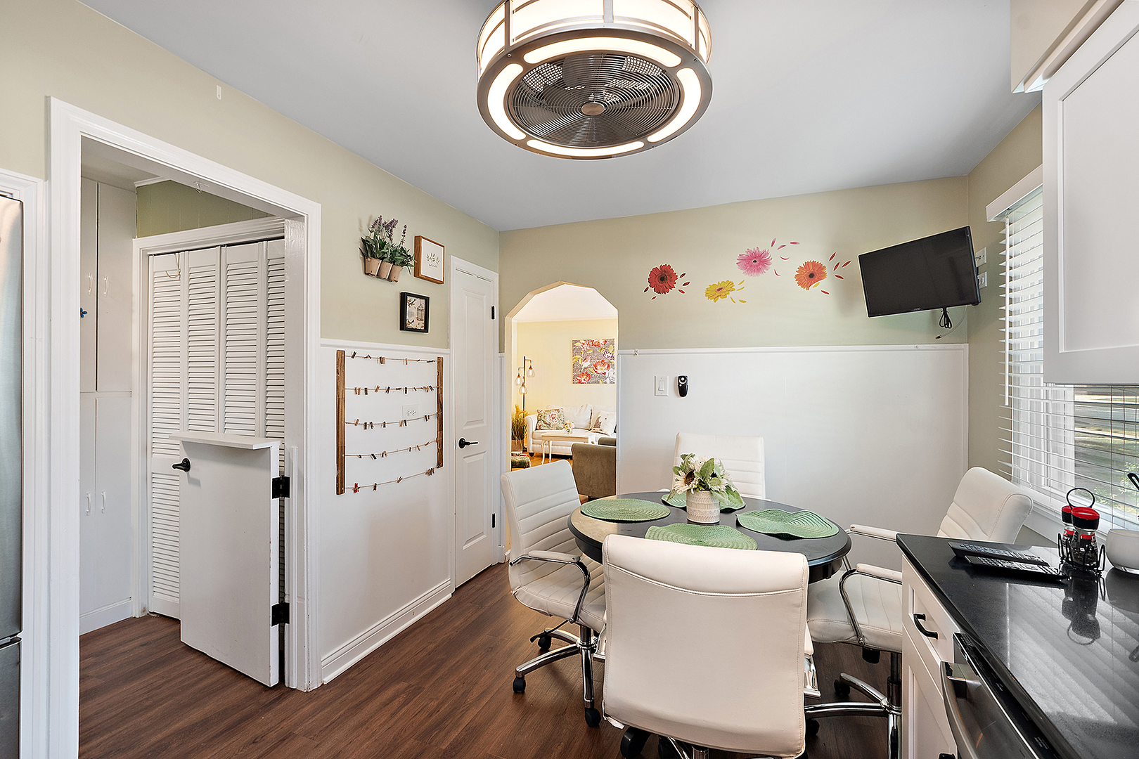 10825 Oxford Avenue, Chicago Ridge, IL 60415