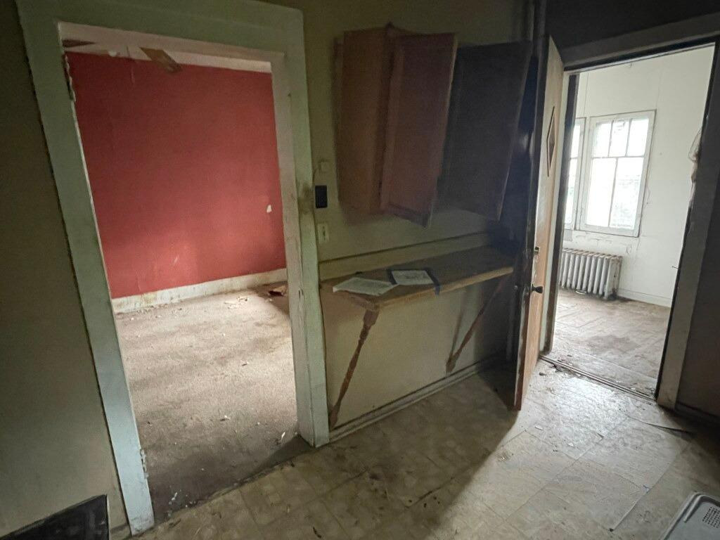 7327 S Kenwood Avenue, Chicago, IL 60619