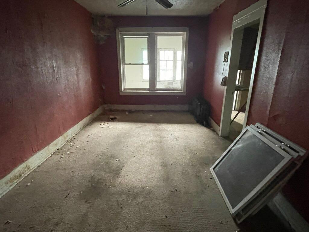 7327 S Kenwood Avenue, Chicago, IL 60619