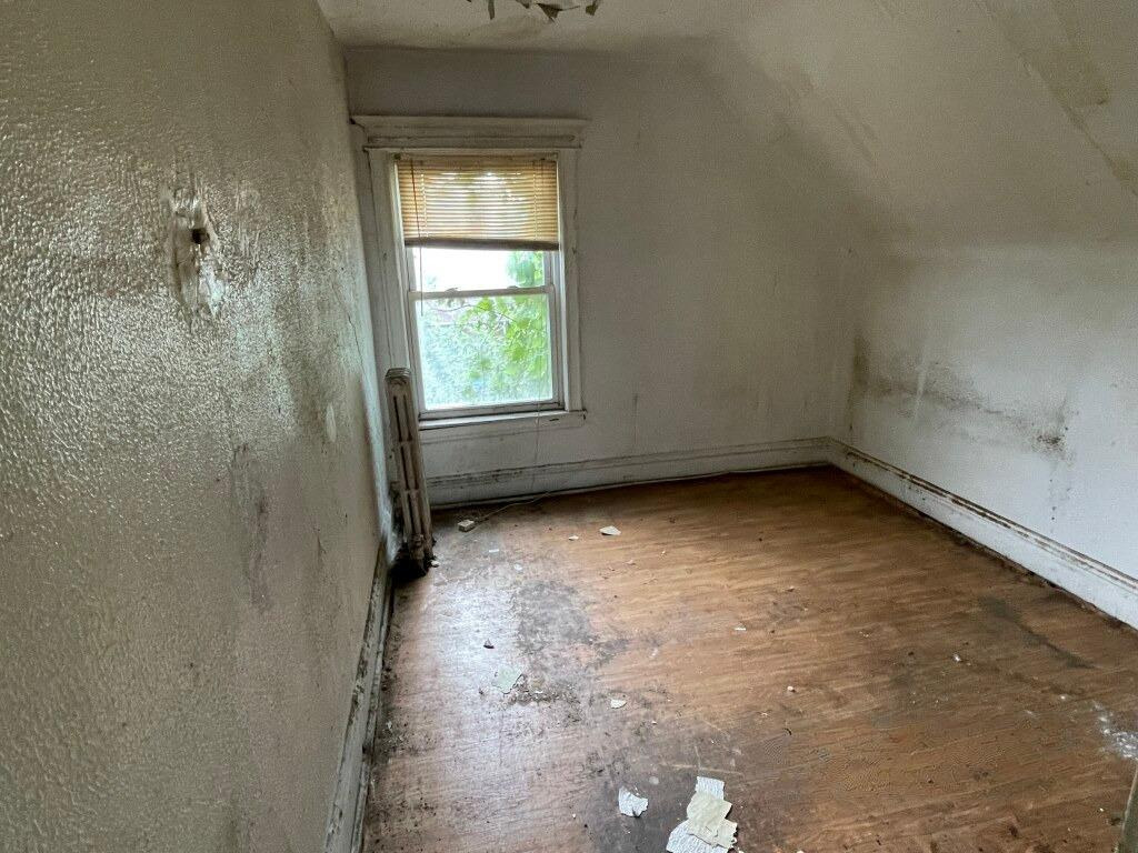 7327 S Kenwood Avenue, Chicago, IL 60619