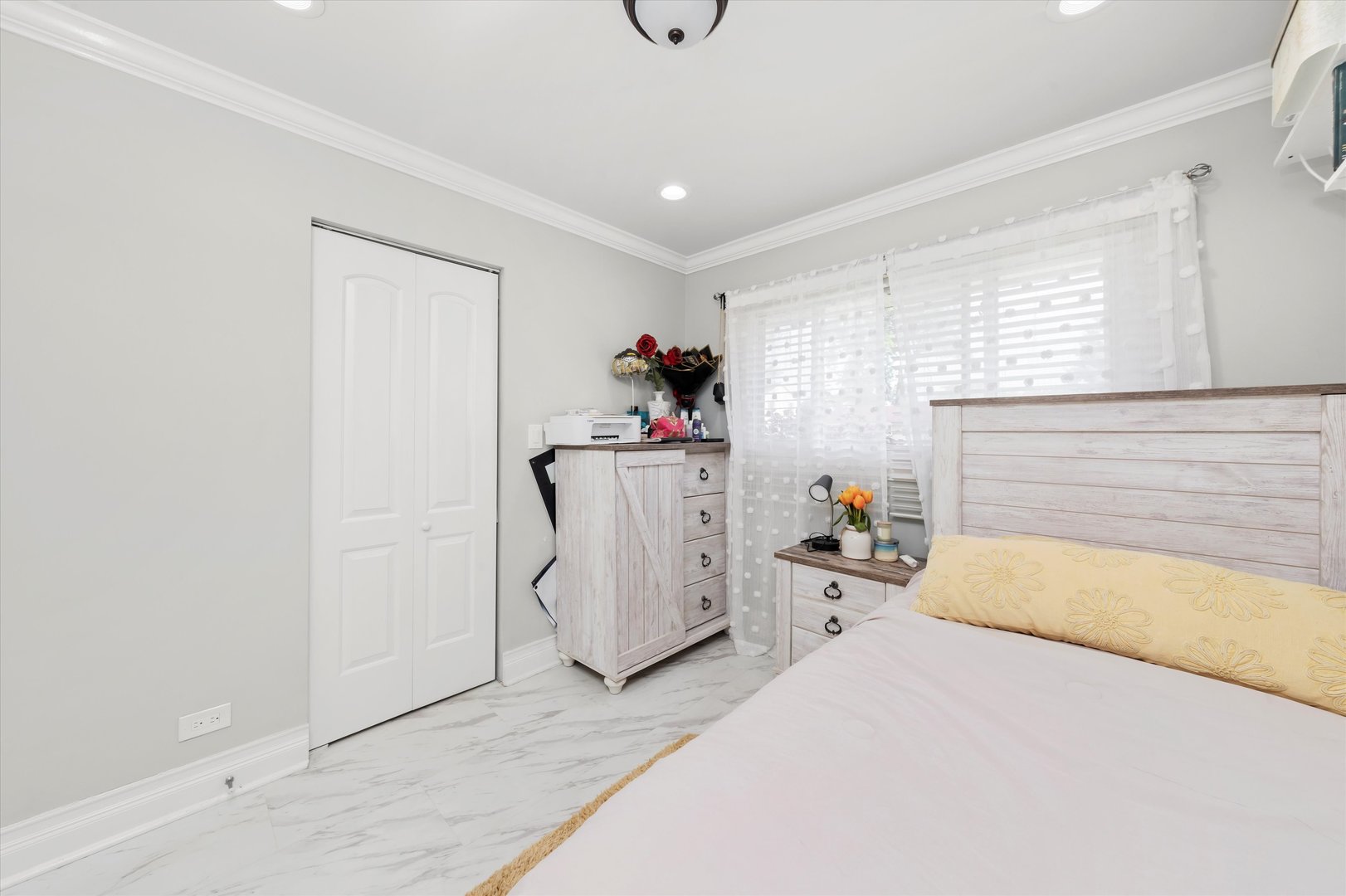 6315 W 83rd Place, Burbank, IL 60459