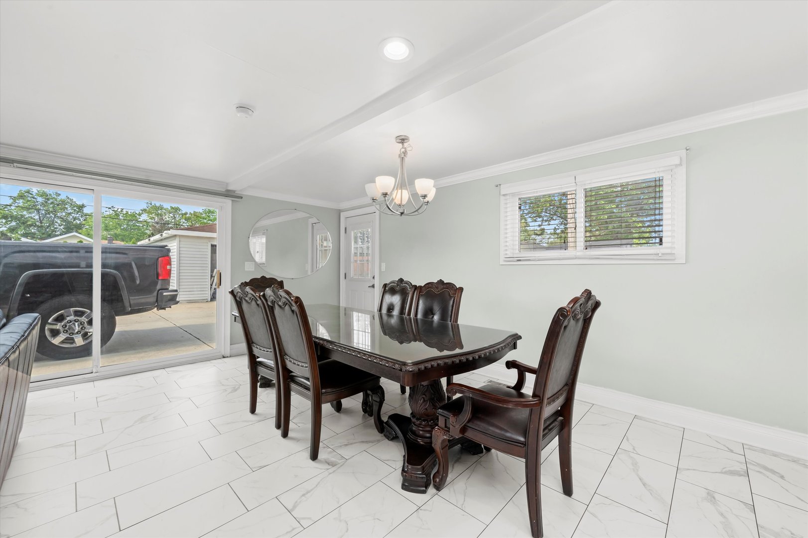 6315 W 83rd Place, Burbank, IL 60459